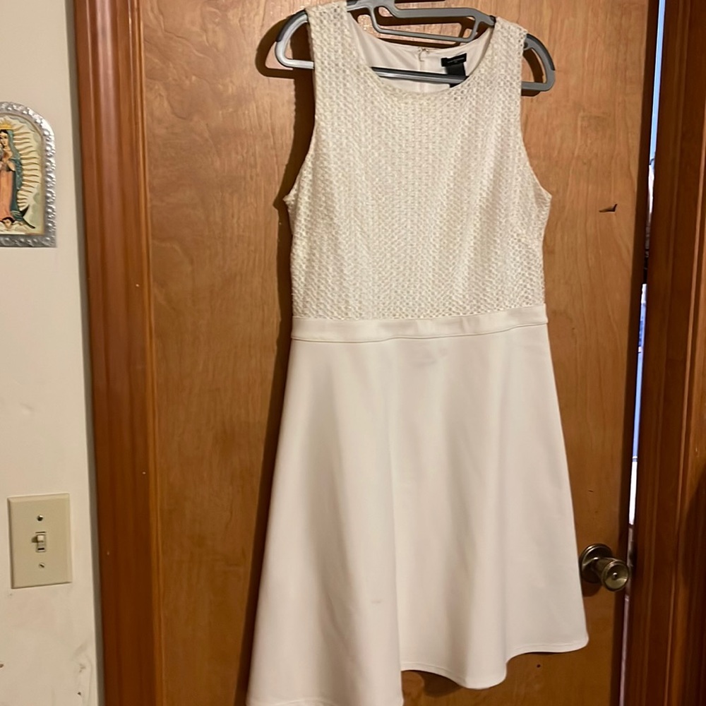 Cream lace stretchy dress